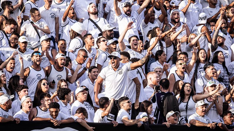 Torcida do Santos se revolta com possível contratação de jogador do São Paulo
