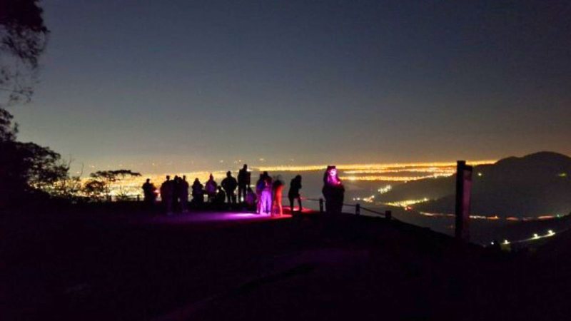 Caminhada noturna na Serra do Mar