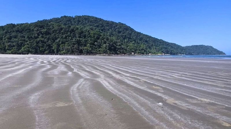 Mar recuado em Praia Grande