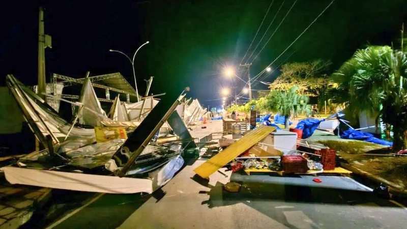 Estragos provocados pela ventania em Mongaguá