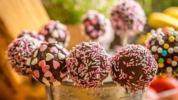 Brigadeiros coloridos