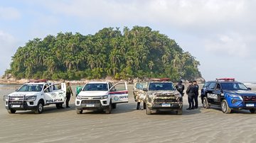 Homem é retirado de ilha em Santos após descoberta de moradia irregular