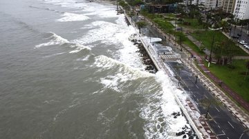 Mar agitado em Santos