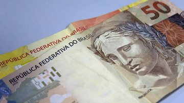 Nasceu em setembro ou outubro? Confira se você pode sacar até R$ 1.518