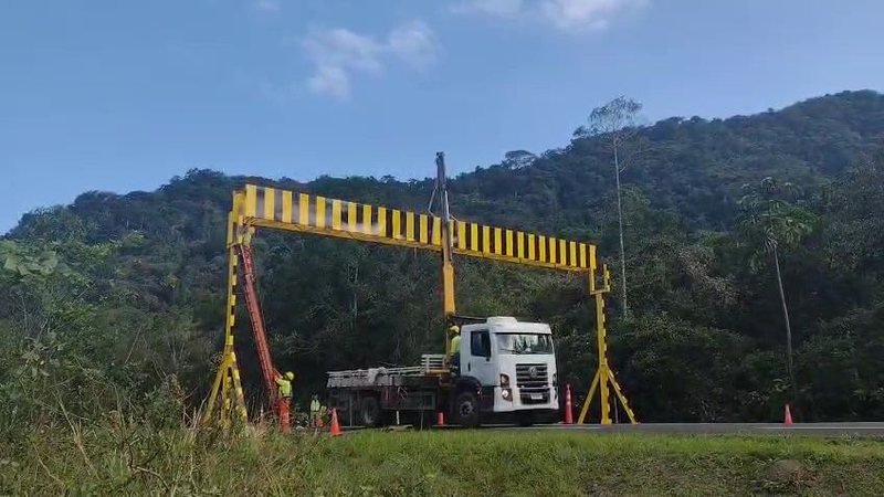 Comunidade protesta contra novo pedágio na Rio-Santos