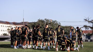Santos chega a acordo e rescinde contrato com jogador de salário altíssimo