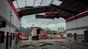 Ciclone: ventania destelha quartel dos Bombeiros e causa estragos no litoral de SP
