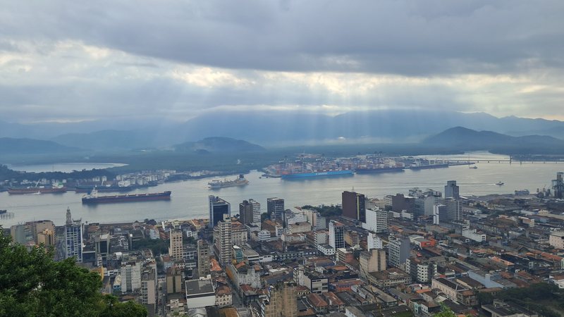 Vista do Porto de Santos do alto do Monte Serrat