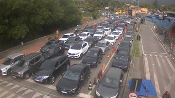 Fila da balsa Ilhabela