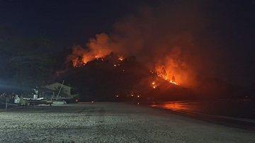 Novo incêndio atinge litoral norte de SP e bombeiros enfrentam 9h de combate
