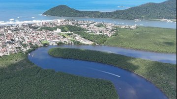 Rio Itapanhaú nasce na Serra do Mar e é o principal curso d’água da cidade - Gabriel Pacífico / CN