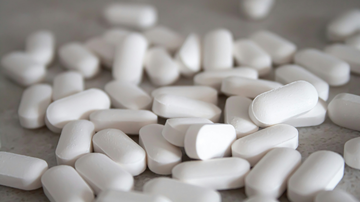 Anvisa repudia fala de Trump que associa paracetamol ao autismo