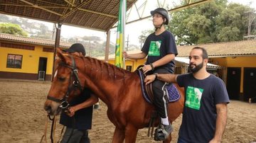 Equoterapia se torna política pública permanente em Santos com nova lei
