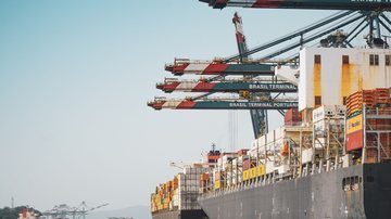 Navio no Porto de Santos