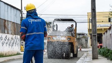 Obras no bairro Chácaras, em Bertioga, avançam com pavimentação de seis ruas