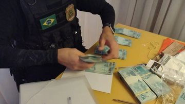 PF cumpre mandados contra tráfico internacional em Guarujá e Praia Grande