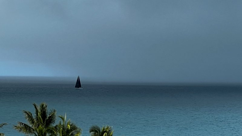 Tempestade avançando no mar