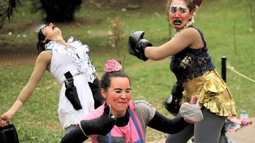 Cia. Madeirite Rosa celebra 10 anos de “A Luta” com eventos gratuitos em Bertioga