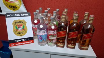 Dono de adega é preso por venda de bebidas falsificadas no litoral de SP