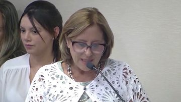 Escola de Bertioga é homenageada por índices de avaliações de ensino