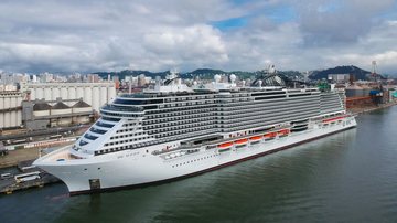 Navio de cruzeiros