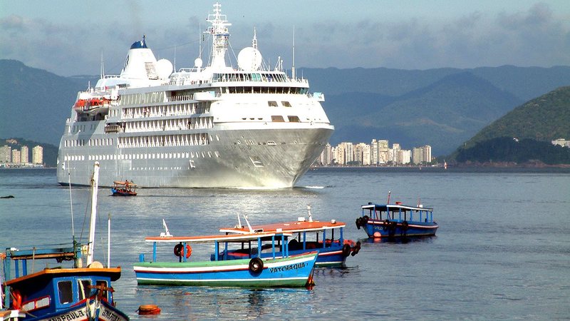 Temporada de cruzeiros deve gerar 3 mil vagas temporárias em Santos