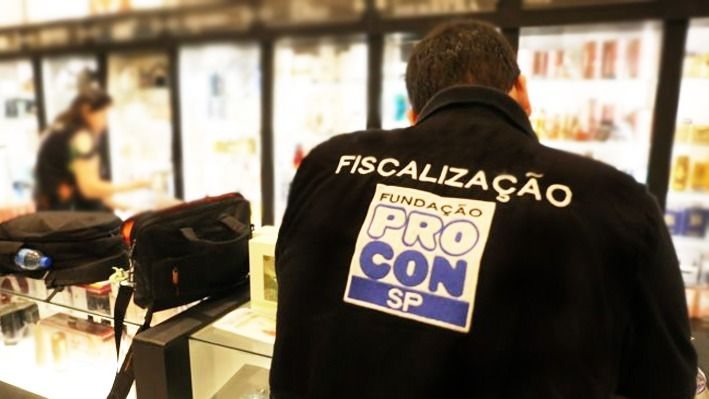 Procon intensifica fiscalização contra bebidas adulteradas e alerta consumidores