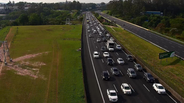 Rodovias do litoral de SP tem tráfego lento na manhã de segunda (13)