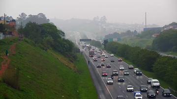 Rodovias do litoral de SP tem trânsito lento na manhã de terça (28)