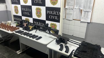 Arsenal do PCC é encontrado em residência no Guarujá; um homem foi preso