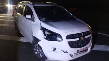 Casal de pedestres é atropelado ao tentar atravessar a rodovia dos Imigrantes