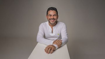 Francisco Neto Pereira Pinto é doutor em Letras, psicanalista, escritor e professor