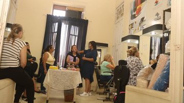Fundo Social de Santos oferece 52 vagas em cursos gratuitos de padaria e maquiagem