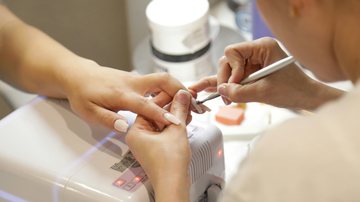 Seu esmalte em gel é seguro? Anvisa proíbe TPO e DMPT; veja como checar