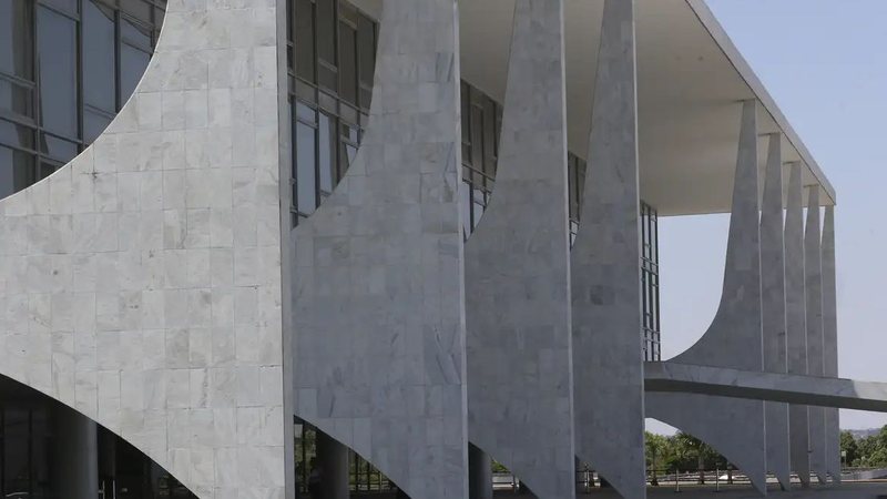 Governo Lula sanciona lei que proíbe uso de linguagem neutra em órgãos públicos federais