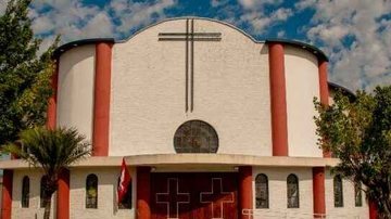 Catedral do Divino Espírito Santo, no Indaiá - Caraguatatuba