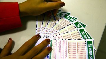 Mega-Sena sorteia prêmio de R$ 10 milhões neste sábado