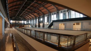 Projeto resgata imponência do edifício histórico, conectada à estrutura moderna e funcional - Francisco Arrais/Prefeitura de Santos
