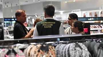 Procon-Santos promove ações de orientação e fiscalização na semana da Black Friday