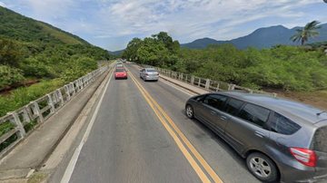 Restrição em ponte de Ubatuba prejudica comércio e preocupa caminhoneiros
