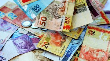 Segunda parcela do 13 salário deve ser paga até sexta-feira (19)