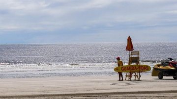 Guia ajuda viajante a escapar de 'furadas' durante o verão