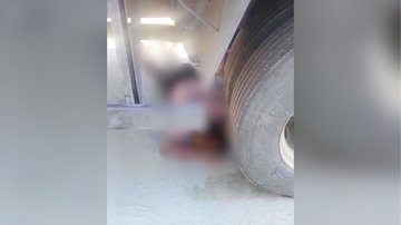Jovem morre atropelado por caminhão enquanto dormia embaixo do veículo, em Bertioga
