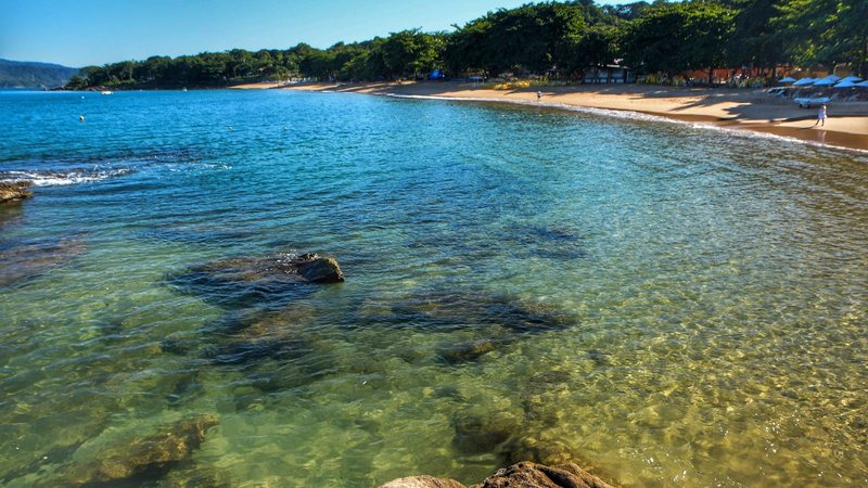 mulher sofre parada cardiorrespiratória após se afogar na praia do Curral, em Ilhabela
