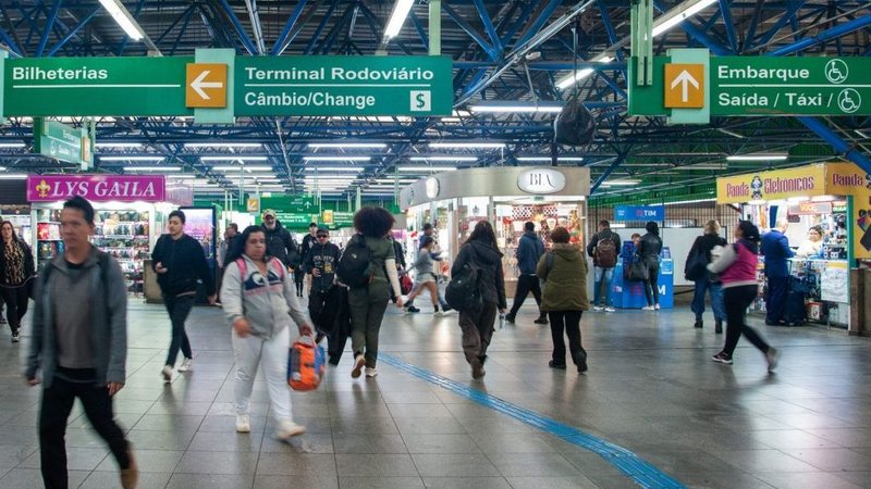 Procura por passagens de ônibus em SP dispara 19%; litoral domina lista de destinos