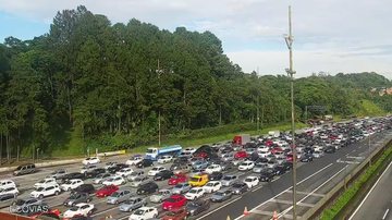 Rodovias do litoral paulista acumulam 39 quilômetros de congestionamento nesta véspera de Reveillón