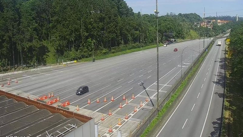 Rodovias do litoral paulista têm tráfego tranquilo em véspera de Natal