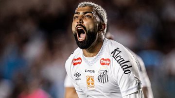 Com gol de falta de Gabigol no final, Santos empata clássico contra o Corinthians