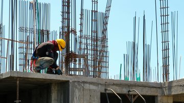 Construtora abre 150 vagas para obras em Santos; veja cargos