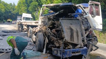 Carretas e caminhão se envolvem em engavetamento na rodovia Anchieta